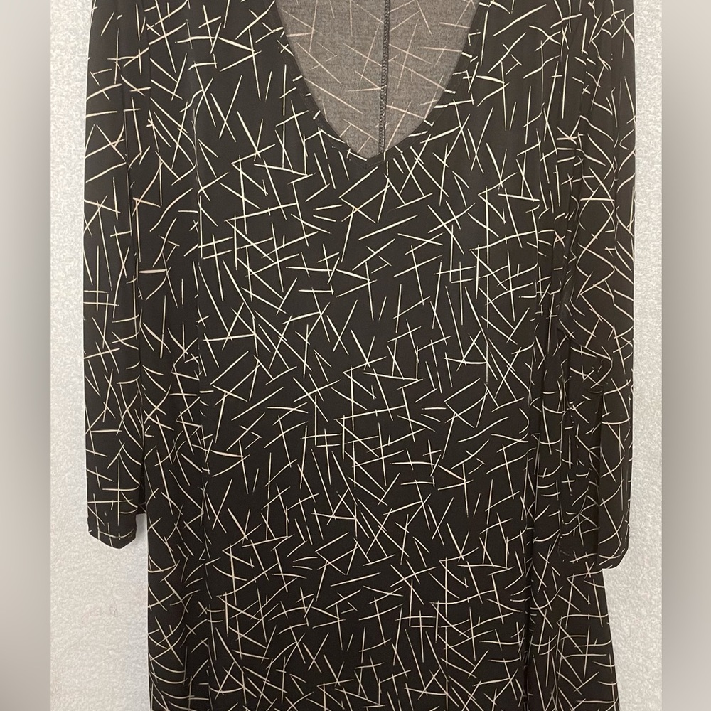 Women’s black and tan print 3/4 slv tunic